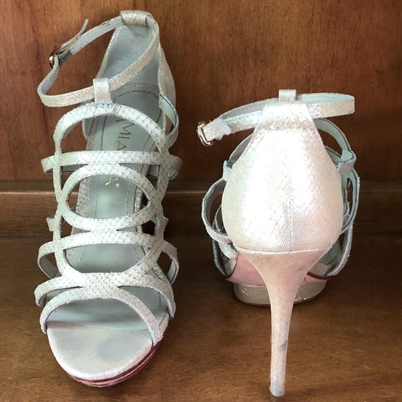 High Heels - Picture 3 of 3